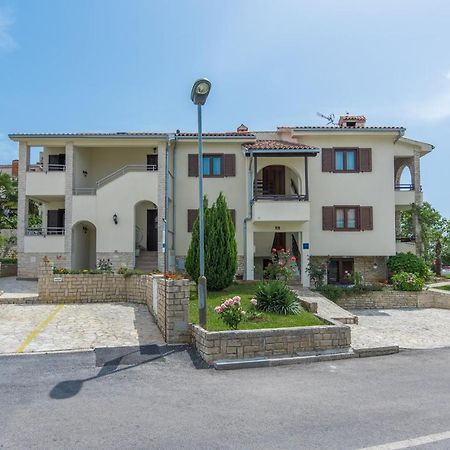 Apartmani Lorena Пореч Экстерьер фото