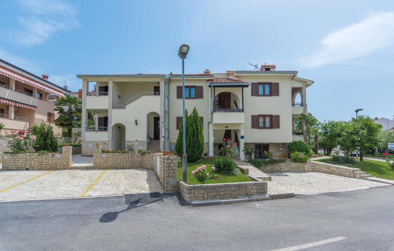 Apartmani Lorena Пореч Экстерьер фото