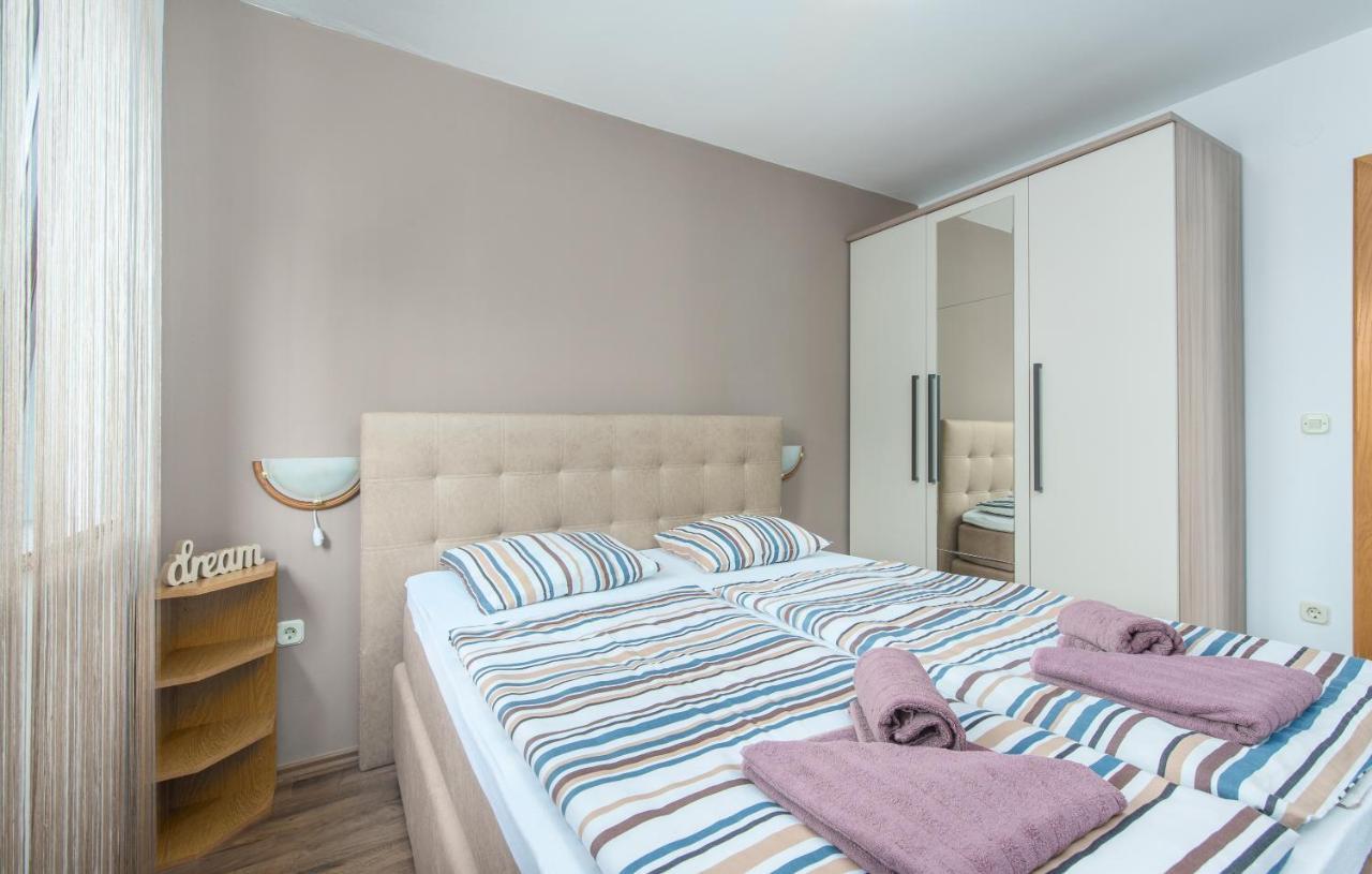 Apartmani Lorena Пореч Экстерьер фото