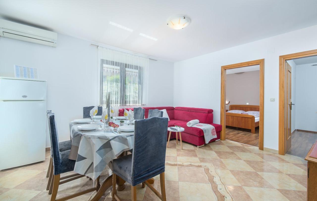 Apartmani Lorena Пореч Экстерьер фото