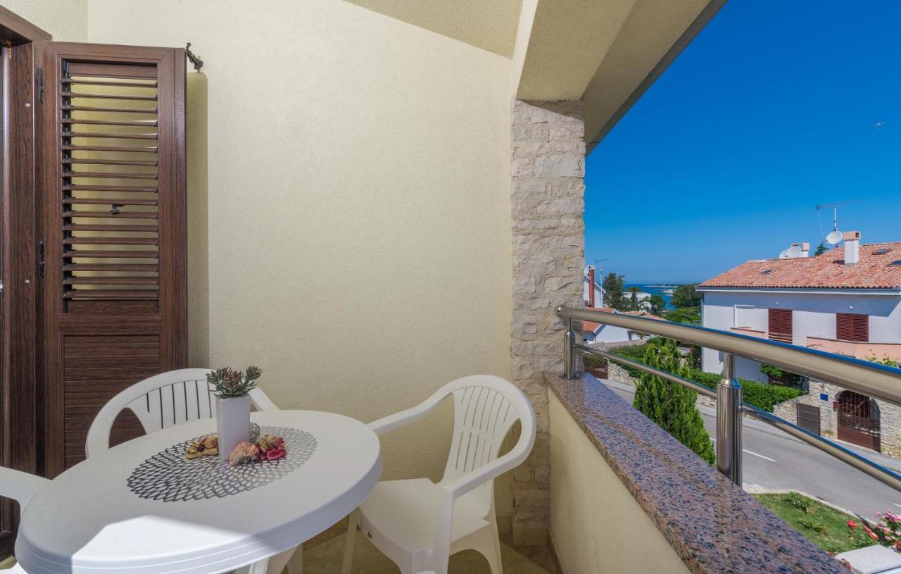 Apartmani Lorena Пореч Экстерьер фото