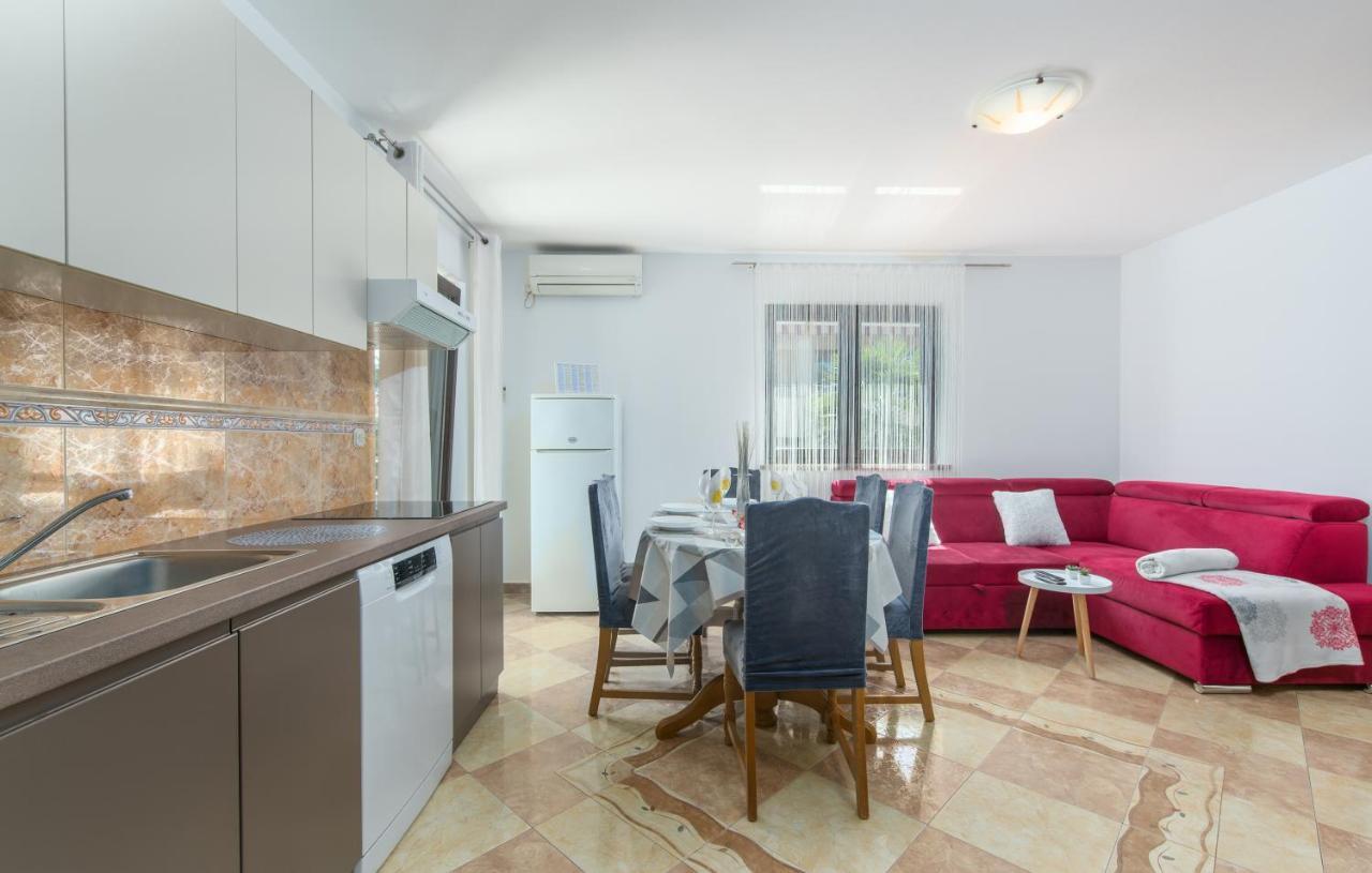 Apartmani Lorena Пореч Экстерьер фото