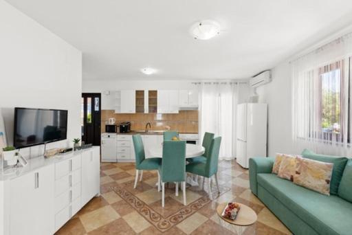 Apartmani Lorena Пореч Экстерьер фото
